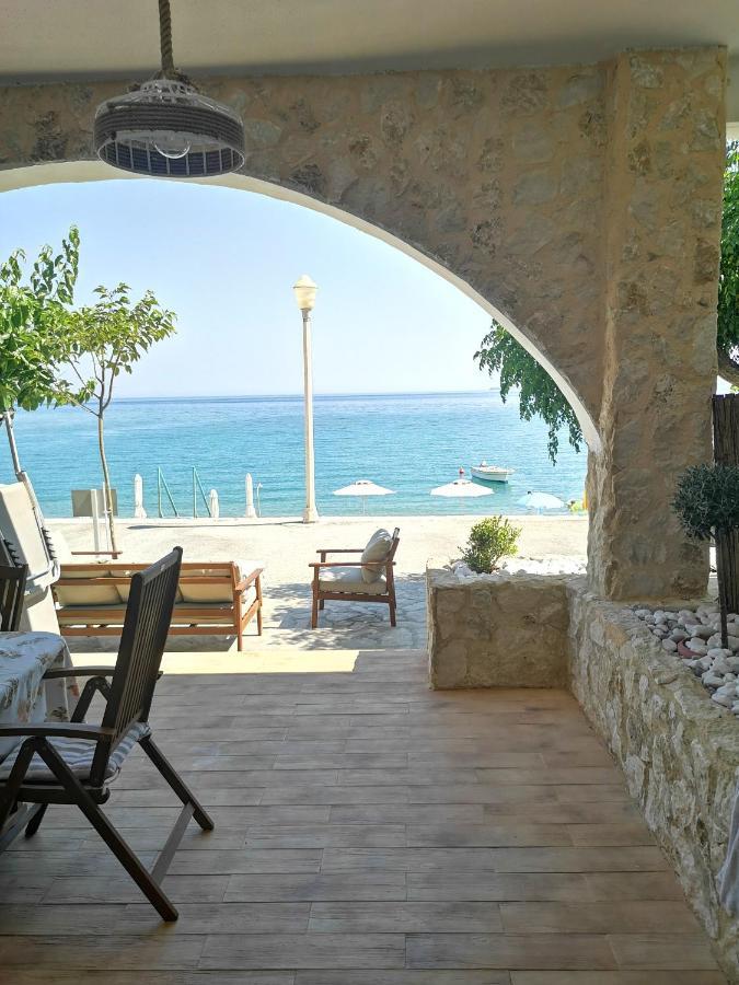 Villa Relax Seaside House By Living In Blue CCharaki Exterior foto