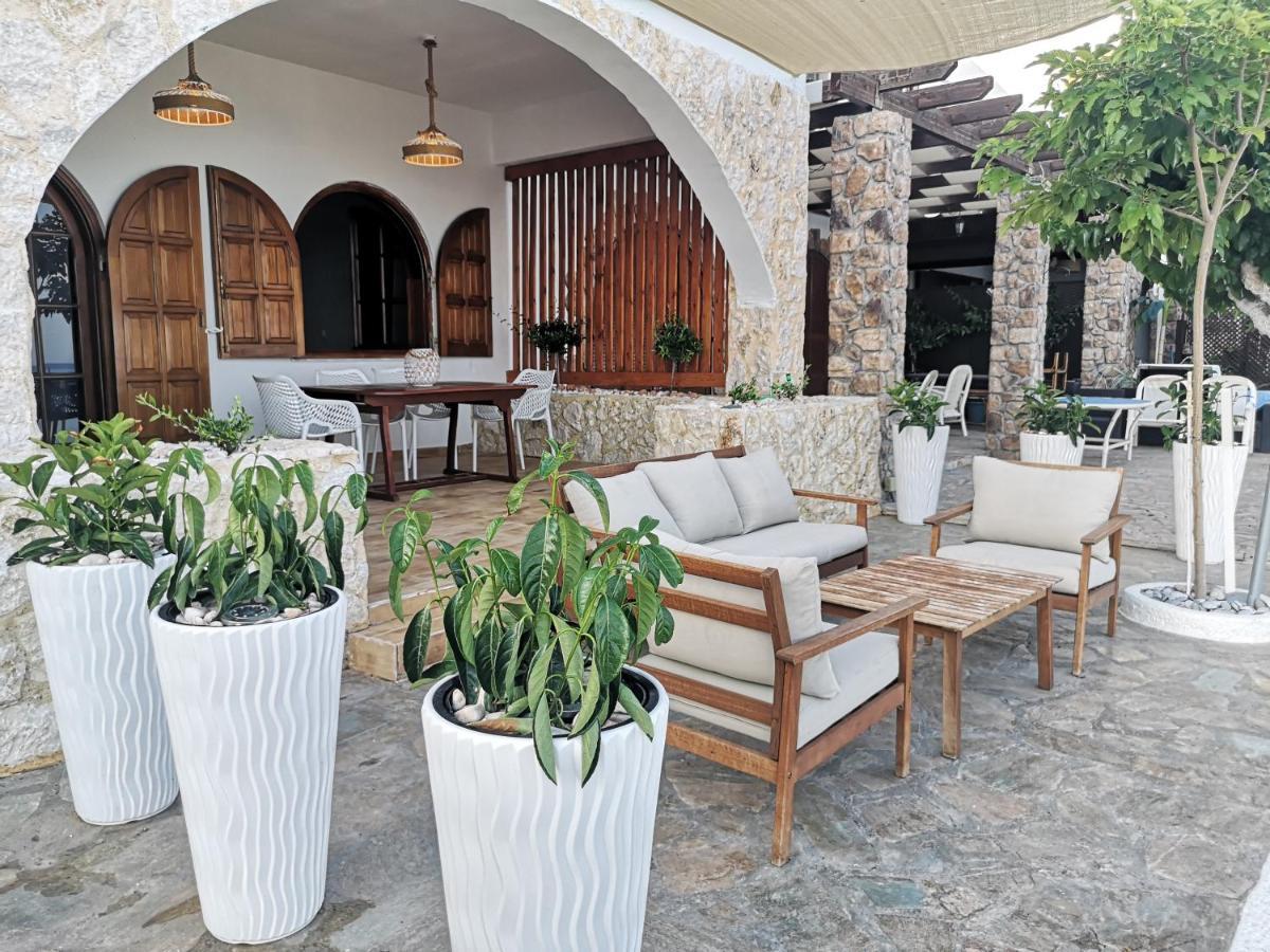 Villa Relax Seaside House By Living In Blue CCharaki Exterior foto
