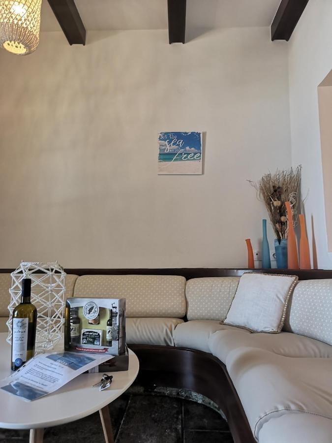 Villa Relax Seaside House By Living In Blue CCharaki Exterior foto