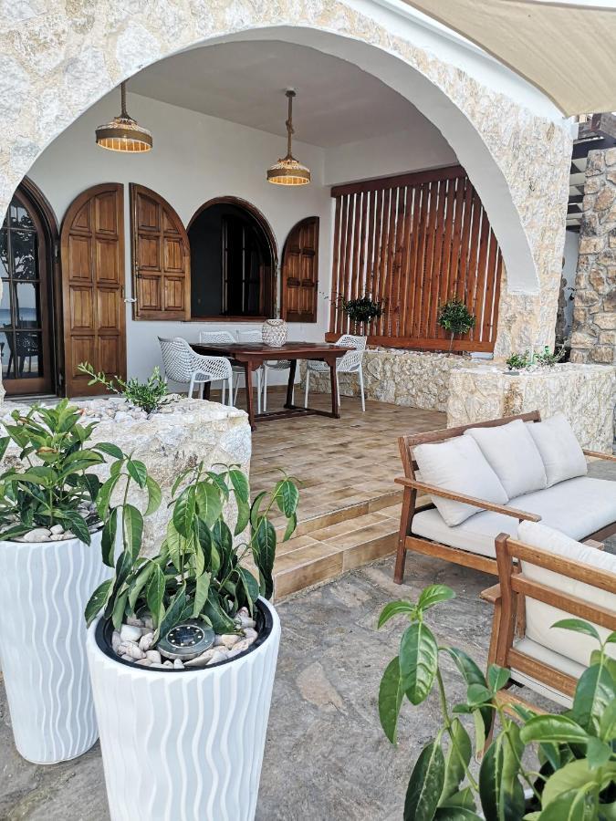 Villa Relax Seaside House By Living In Blue CCharaki Exterior foto